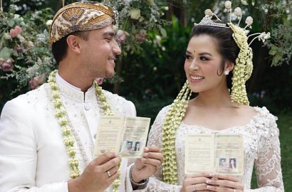 Awas Baper, Simak 5 Video Detik-Detik Pernikahan Raisa dan Hamish Daud