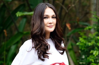 Gaun Nagita Dibully 'Bolong', Luna Maya Diejek Pakai 'Seprai' di Nikahan Raisa