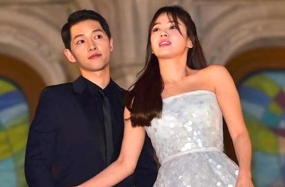 Satu Pesawat, Beruntungnya Fans Ini Dapat Tanda Tangan SongSong Couple