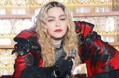 Pernah Dituduh Culik Anak Panti Asuhan, Madonna Menangis