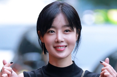 Sunhwa Bocorkan Serunya Perpisahan 'School 2017' Lewat Selfie Bareng Kim Jung Hyun cs