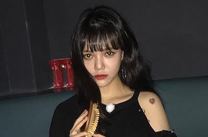 Jimin AOA Pamer Foto di Hong Kong, Netter Tertawakan Hasil 'Editan'