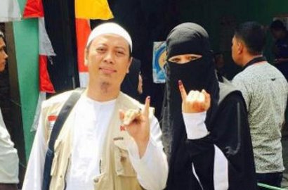 Bungkam Ditanya Soal Poligami Suami, Istri Opick Pilih Sibuk Pengajian