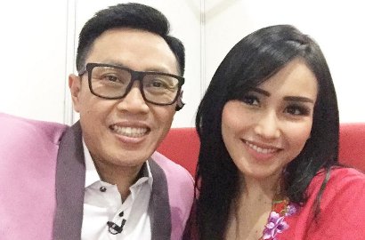 Eko Patrio Goda Ayu Ting Ting Pakai Ayam di 'Pesbukers', Netter: Segmen Kocak