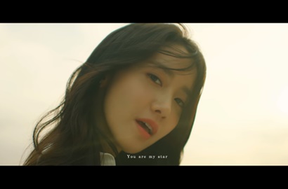 Bak di Drama, Romantisnya Kisah Cinta Yoona di MV 'When The Wind Blows'