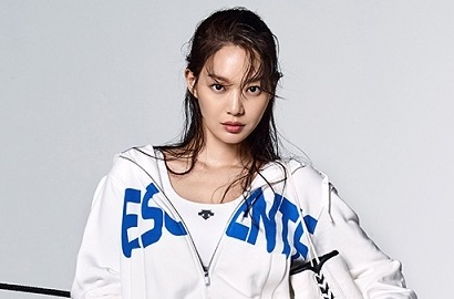 Imut Pakai Poni, Shin Min A Umbar Kulit Mulus di Pemotretan Ini