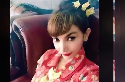 Roro Fitria Gandeng Bule Tampan, Jahatnya Netter Beri Komentar Ini