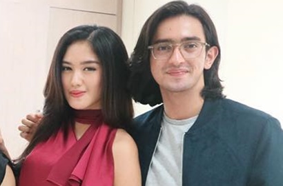 Makin Cocok, Adegan Ochi Cium Omar 'Dua Wanita Cantik' Bikin Baper Berjamaah