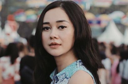 Aura Kasih Pamer Lekuk Tubuh di Pemotretan Terbaru, Netter: Sempurna Banget