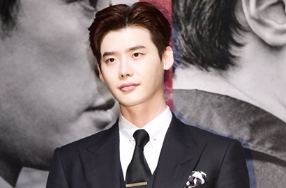 Biasa Manly, Netter Gemas Lihat Lee Jong Suk Asyik Menanam Bunga