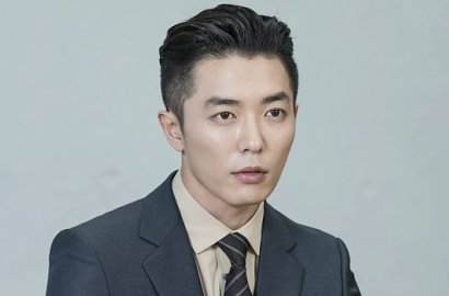 Siap Bikin Jatuh Cinta, Memesonanya Senyum Tipis Kim Jae Wook di 'Temperature of Love'