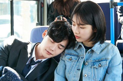 Lagi-Lagi Bikin Baper, Suzy Promosi Dramanya Lewat Foto Rangkul Lee Jong Suk