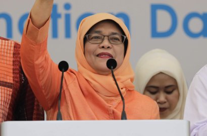 Jadi Presiden Wanita Pertama di Singapura, Halimah Yacob Ternyata Pernah Jualan Nasi Padang