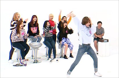 Girl Grup Rookie Ini Jadi Bintang Tamu 'Weekly Idol', Netter Malah Ribut Nasib Wanna One