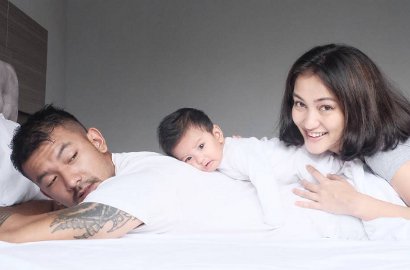 Bandingkan Foto Masa Kecil Rio Dewanto dan Anak, Atiqah Hasiholan: Sama Ibu, Mirip?