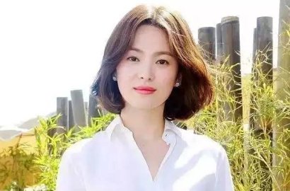 Simpel dan Elegan, Inikah Desain Gaun Pernikahan Song Hye Kyo?