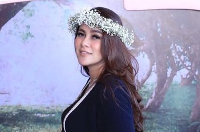 Gelar Baby Shower yang Kedua, Olla Ramlan Bikin Heran Pakai Barang Ini