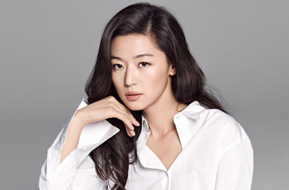 Hadiri Event Fashion dan Pamer Perut Buncit, Jun Ji Hyun Tuai Pujian Selangit