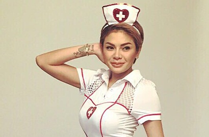 Pamer Pakai Baju Transparan, Netter Heboh Celana Dalam Nikita Mirzani Ngintip di Foto Ini