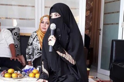 Sempat Dijauhi Karena Bercadar, Umi Pipik Tawakal Demi Tutup Aurat