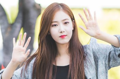 Sempat Jadi Sorotan, Ini Alasan SinB G-Friend Lambaikan Kaki ke Arah Fans