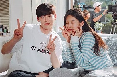 'Perang' Visual, Lee Jong Suk-Suzy Sendu di Poster 'While You Were Sleeping'