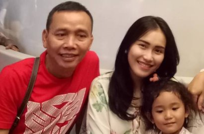 Ayu Ting Ting Tak Restui Ayah Main Instagram, Abdul Rozak Diam-Diam Malah Punya Akun?
