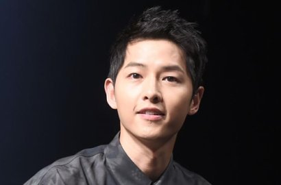 Makin Manly Jelang Nikah, Awas Meleleh Lihat Foto Joong Ki Main Golf