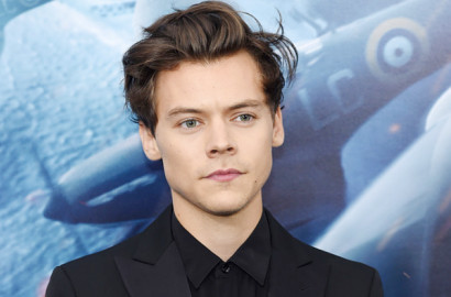 Harry Styles Ingin Lupakan Statusnya Sebagai Anggota One Direction, Kenapa?
