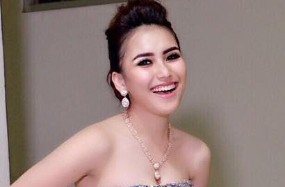 Bisnis Karaoke Ayu Ting Ting Banting Harga Hingga Rp 10 Ribu, Haters: Gratisan Juga Ogah