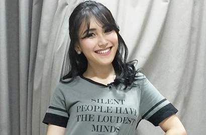 Ayu Ting Ting Ternyata Ketemu Minho SHINee Pakai Gaun 'Bekas' Puteri Indonesia