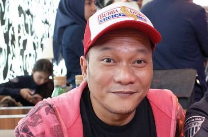 Dituntut 8 Bulan Penjara, Iwa K Ajukan Keringanan Demi Dua Buah Hatinya