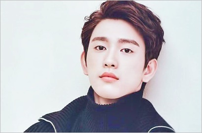 Super Ganteng di Foto-Foto Ini, Jinyoung GOT7 Ngaku Tak Suka Pakai Celana Skinny