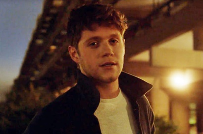 Niall Horan Galau Tingkat Dewa di MV 'Too Much to Ask'