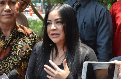 Isu Cerai dan Tak Seatap dengan Suami, Ini Jawaban Annisa Bahar