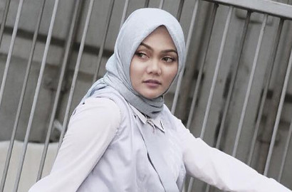 Postingan Ejek Haters 'Bodoh' Tuai Kontroversi, Rina Nose Akhirnya Minta Maaf