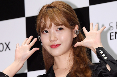Comeback 'Flower Bookmark 2', Deretan Lagu Baru IU Saingan Duduki Puncak Chart