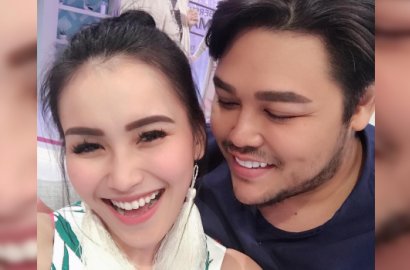 Baru Sayang-Sayangan, Ayu Ting Ting Malah Ketahuan Toyor Kepala Ivan Gunawan