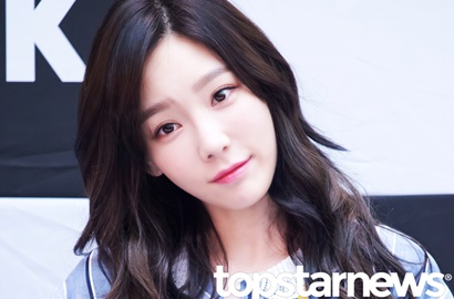 Sudah Jadi Kebiasaan, Ini yang Dilakukan Tae Yeon Pada Jari Tangannya