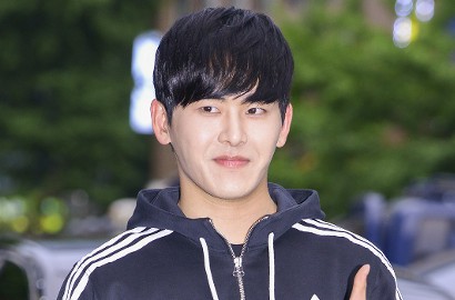 Hengkang dari Infinite, Hoya Siap Debut Jadi Aktor Musikal