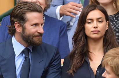 Iseng, Irina Shayk Pegang Bokong Bradley Cooper Sambil Jalan-Jalan