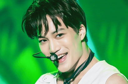 Sapa Fans Dadakan di Siaran V Live, Kai EXO Bongkar Berat Badannya