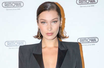 Pose Seksi Tanpa Bra di Harper's Bazaar Arabia, Bella Hadid Ingin Saingi Kakaknya?