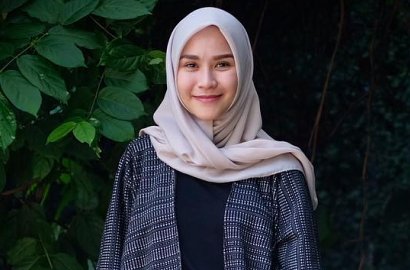 Muntah Disertai Darah, Hanung Bramantyo Khawatirkan Kondisi Zaskia Adya Mecca