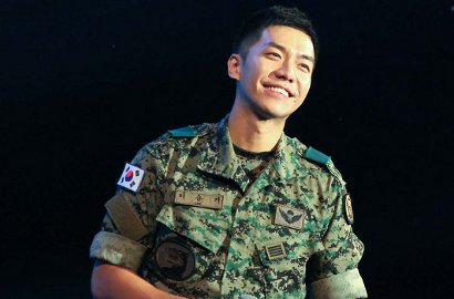 Topless dan Berkulit Gelap, Lee Seung Gi Makin Kelihatan Manly di Foto-Foto Wamil Ini