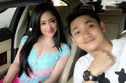 Reaksi Dewi Persik Misterius Soal Isu Nikah Diam-Diam, Manajer: Itu Gosip Dari Mana?