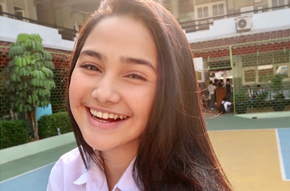 Jadi Cewek Idola di Sekolah, Syifa Hadju Anti-Pacaran di 'Bubarnya Geng Jomblo'