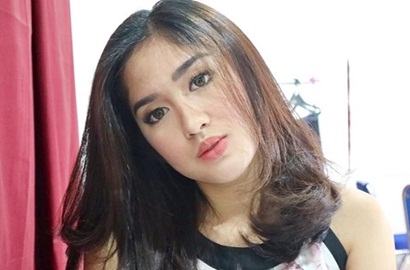 Pamer Foto Bareng Cut Meyriska, Ochi Rosdiana Bakal Jadi Jahat di 'Setelah Aku Mati'?