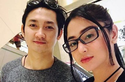 Dewi Persik Cium Angga Usai Kabar Nikah, Netter Curiga Manajer Cuma Budak Seks