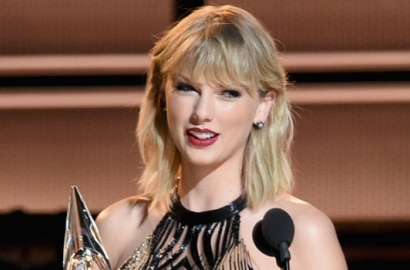 Manis Banget, Taylor Swift Kirim Bunga untuk Polisi Korban Tragedi Las Vegas